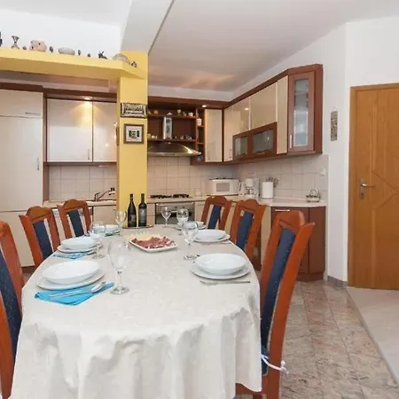 House Fjaka Stanici