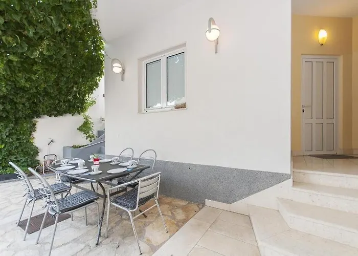 House Fjaka